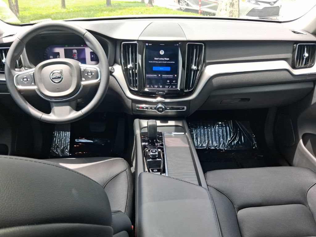 Used 2024 Volvo XC60 B5 Core w/ Protection Package Premier AWD/4WD image 9