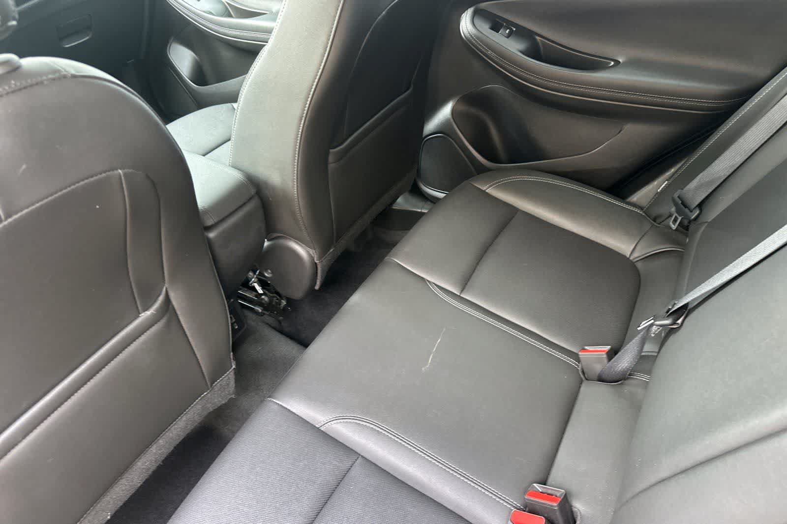 Used 2024 Buick Encore GX Sport Touring AWD/4WD image 4