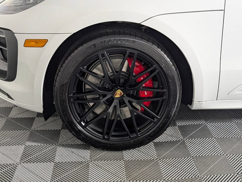 New 2026 Porsche Macan GTS AWD/4WD image 11