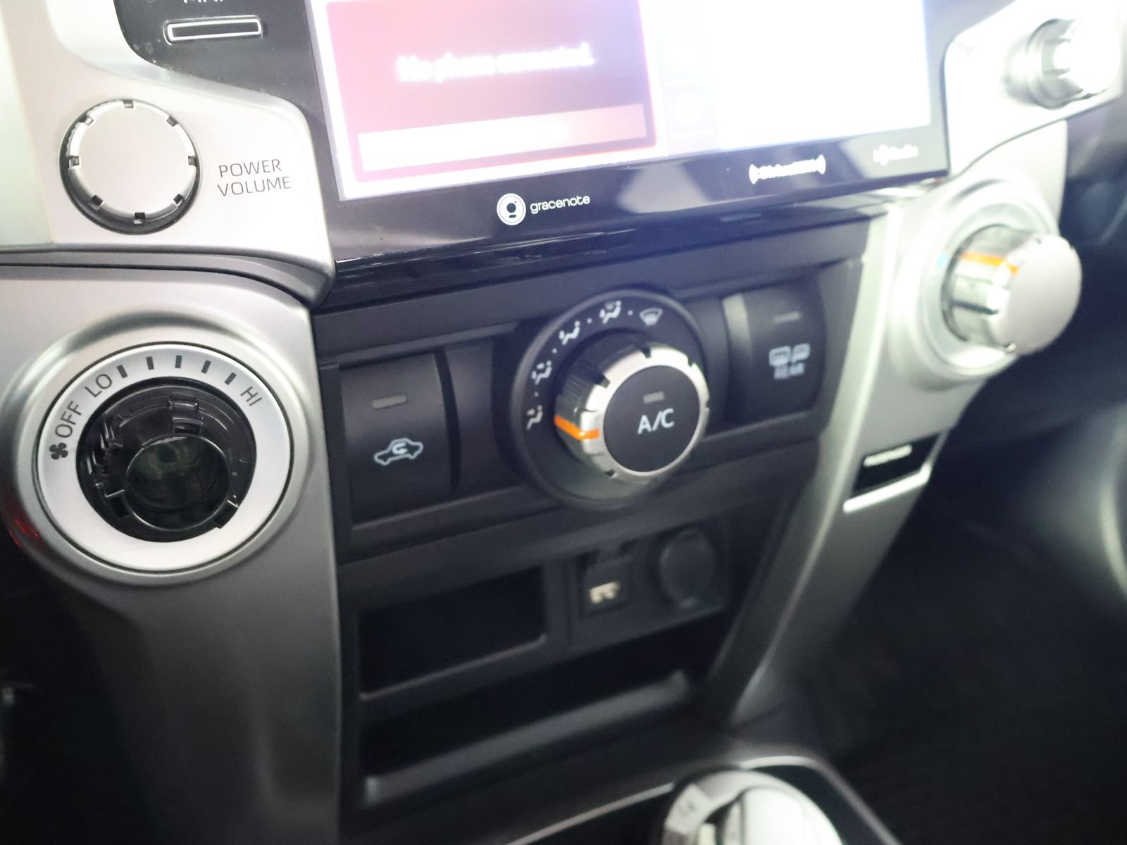 Used 2020 Toyota 4Runner SR5 Premium w/ Moonroof Package AWD/4WD image 40