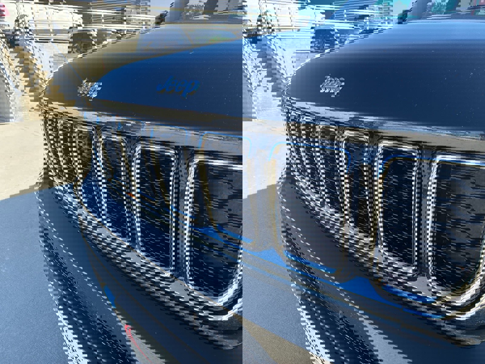 Used 2023 Jeep Grand Cherokee L Limited w/ Luxury Tech Group II image 11