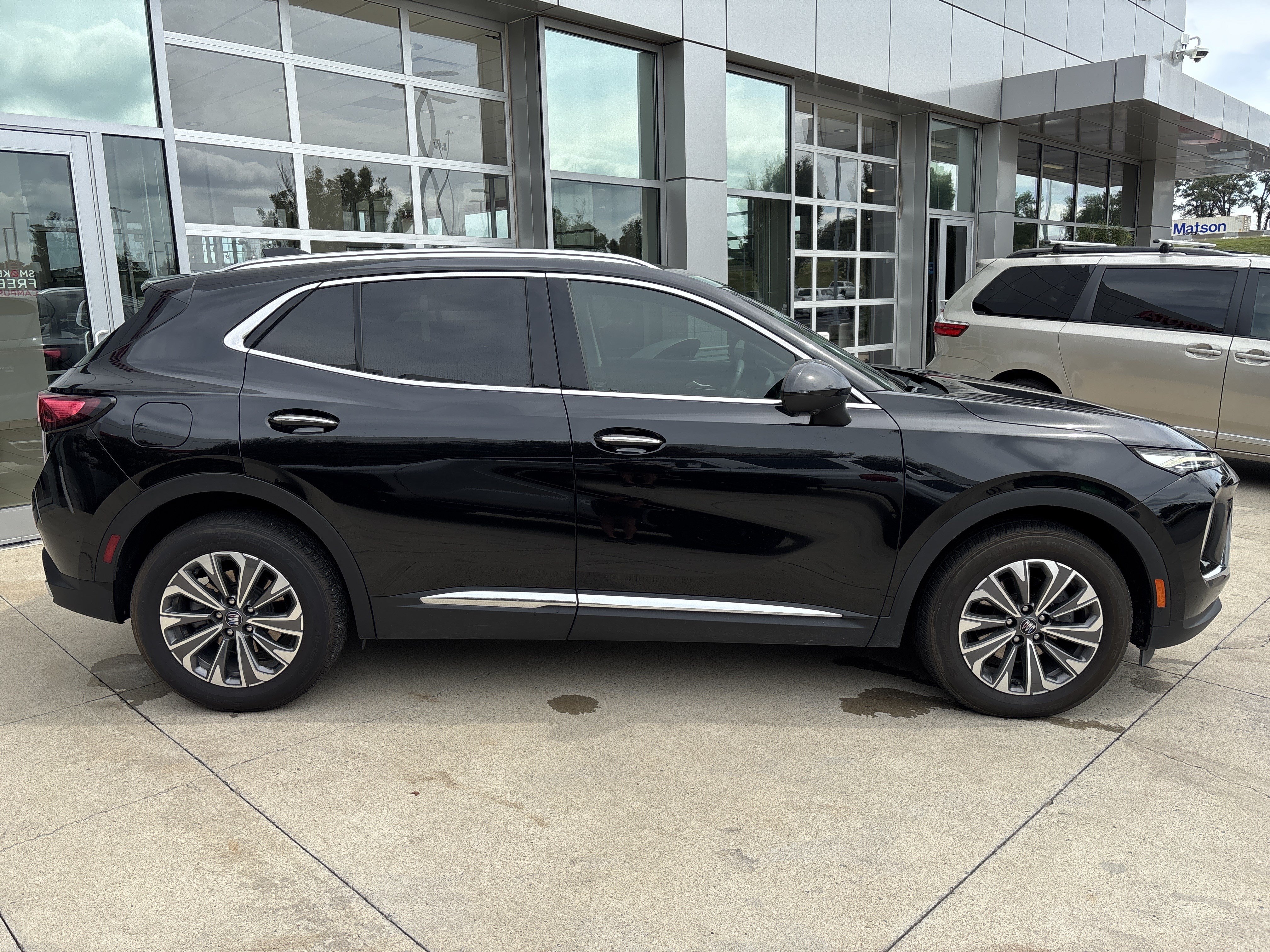 Used 2024 Buick Envision Preferred AWD/4WD image 10