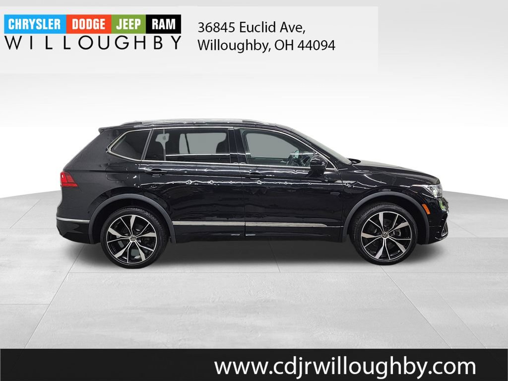 Used 2022 Volkswagen Tiguan SEL R-Line AWD/4WD image 4