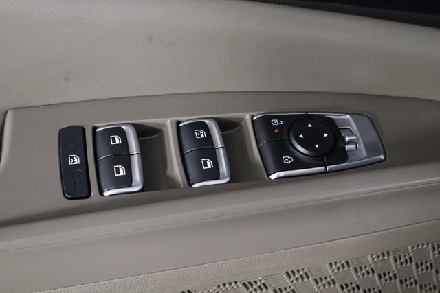 Certified 2025 Kia Carnival FWD image 22