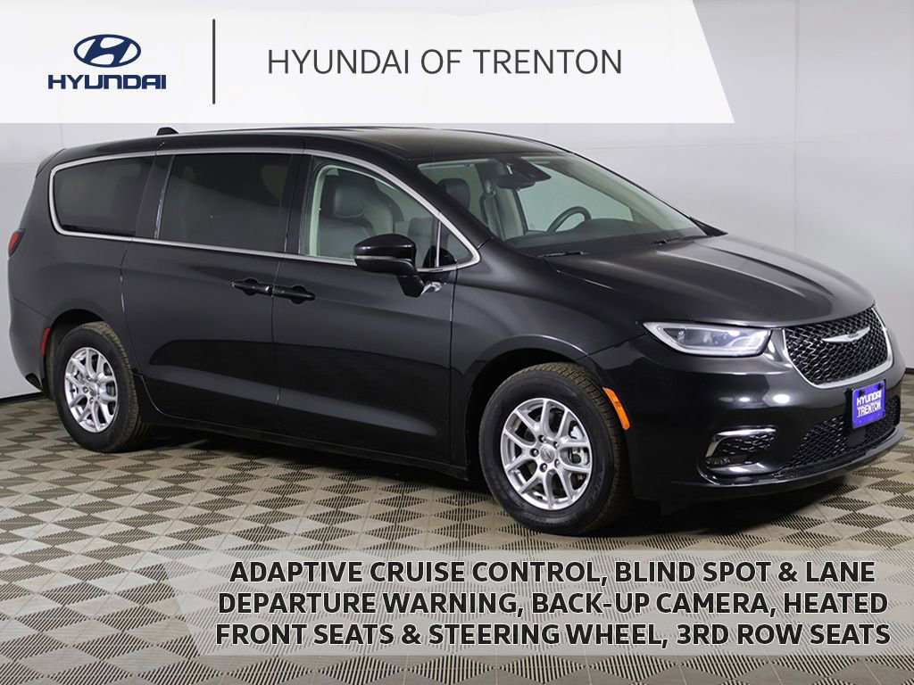 Used 2023 Chrysler Pacifica Touring-L