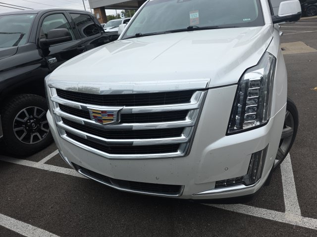 Used 2018 Cadillac Escalade Premium Luxury AWD/4WD image 2