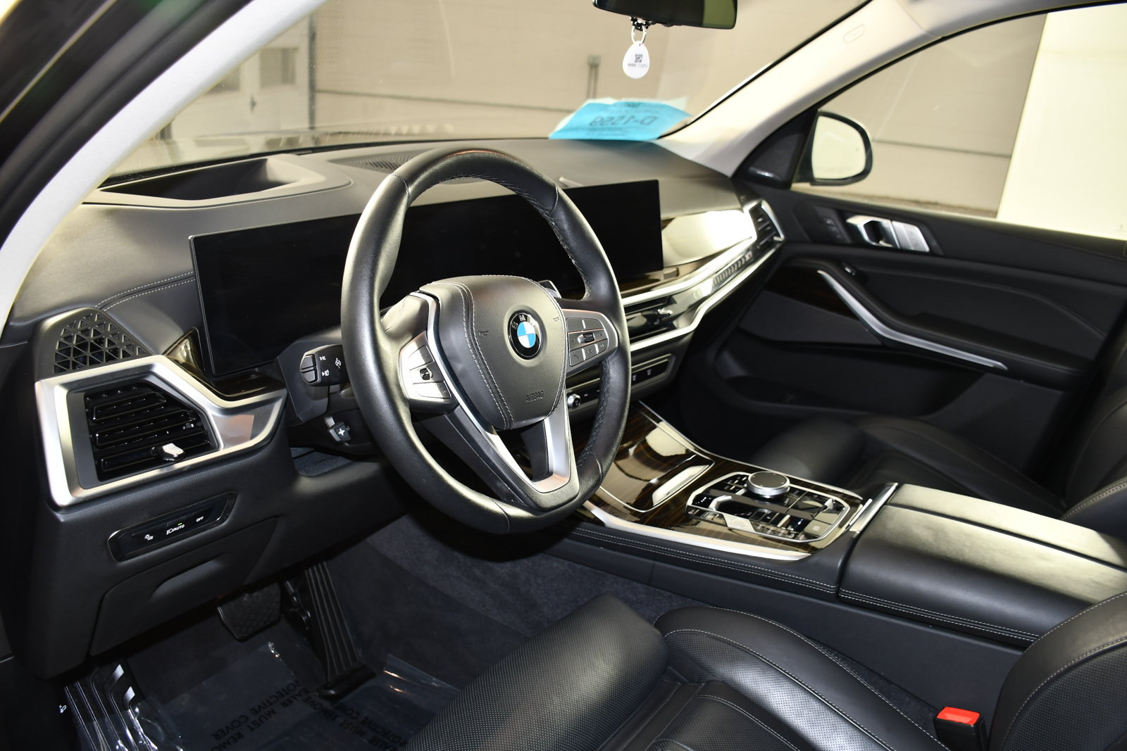 Used 2026 BMW X7 xDrive40i AWD/4WD image 2