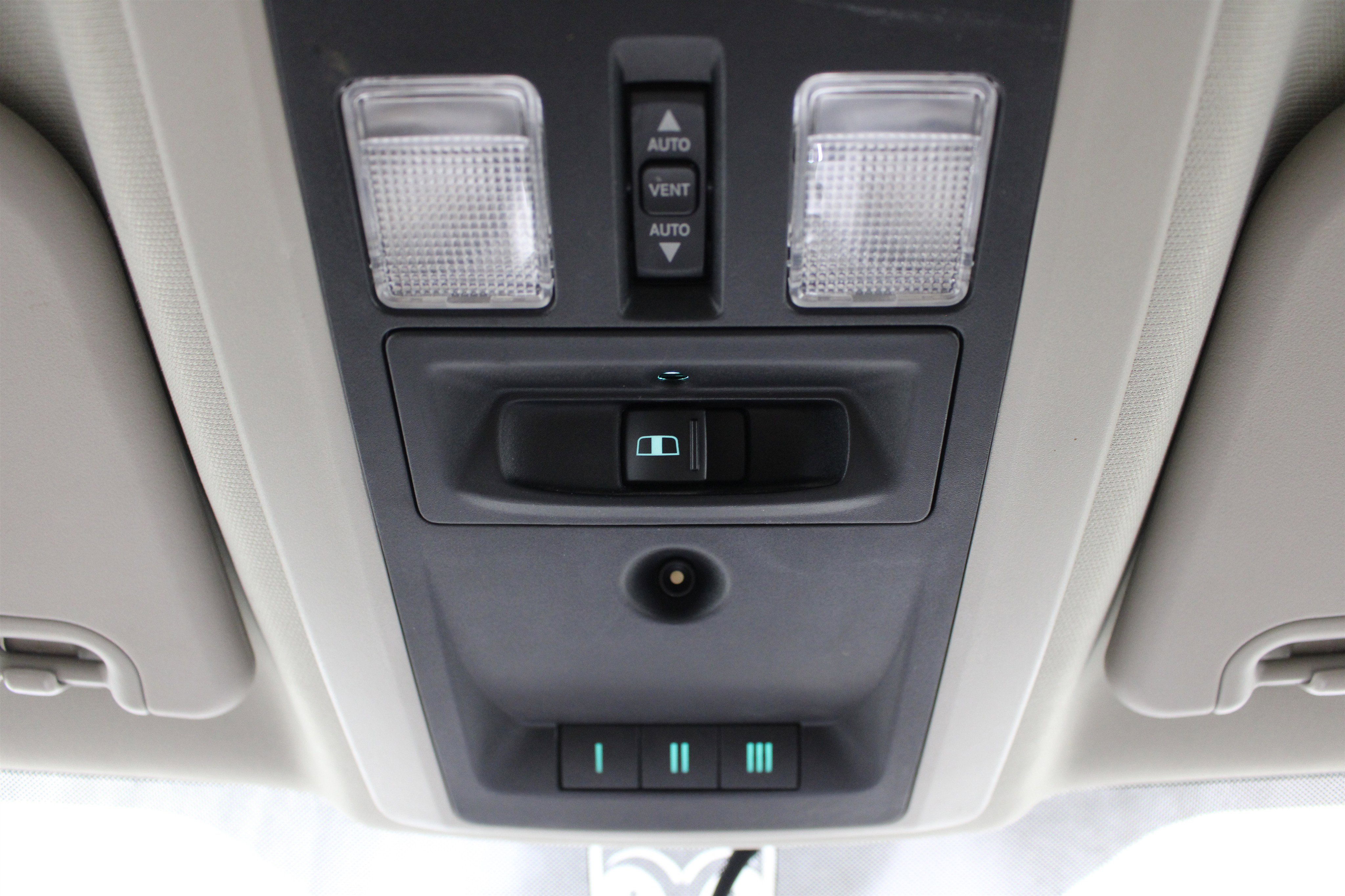 Used 2011 RAM 1500 Laramie RWD image 18
