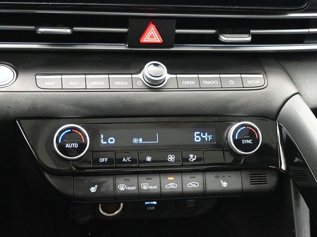 Used 2025 Hyundai Elantra Limited FWD image 18
