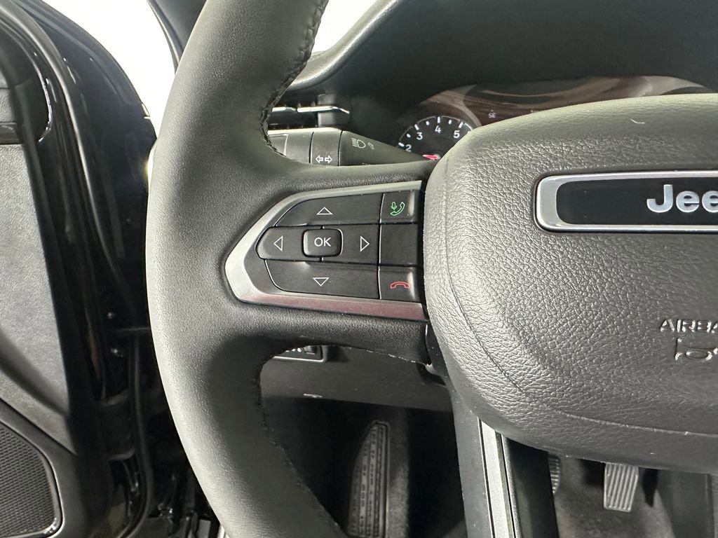 Used 2023 Jeep Compass Limited image 13