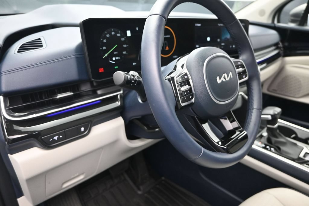 Used 2025 Kia Carnival SX Prestige FWD image 12