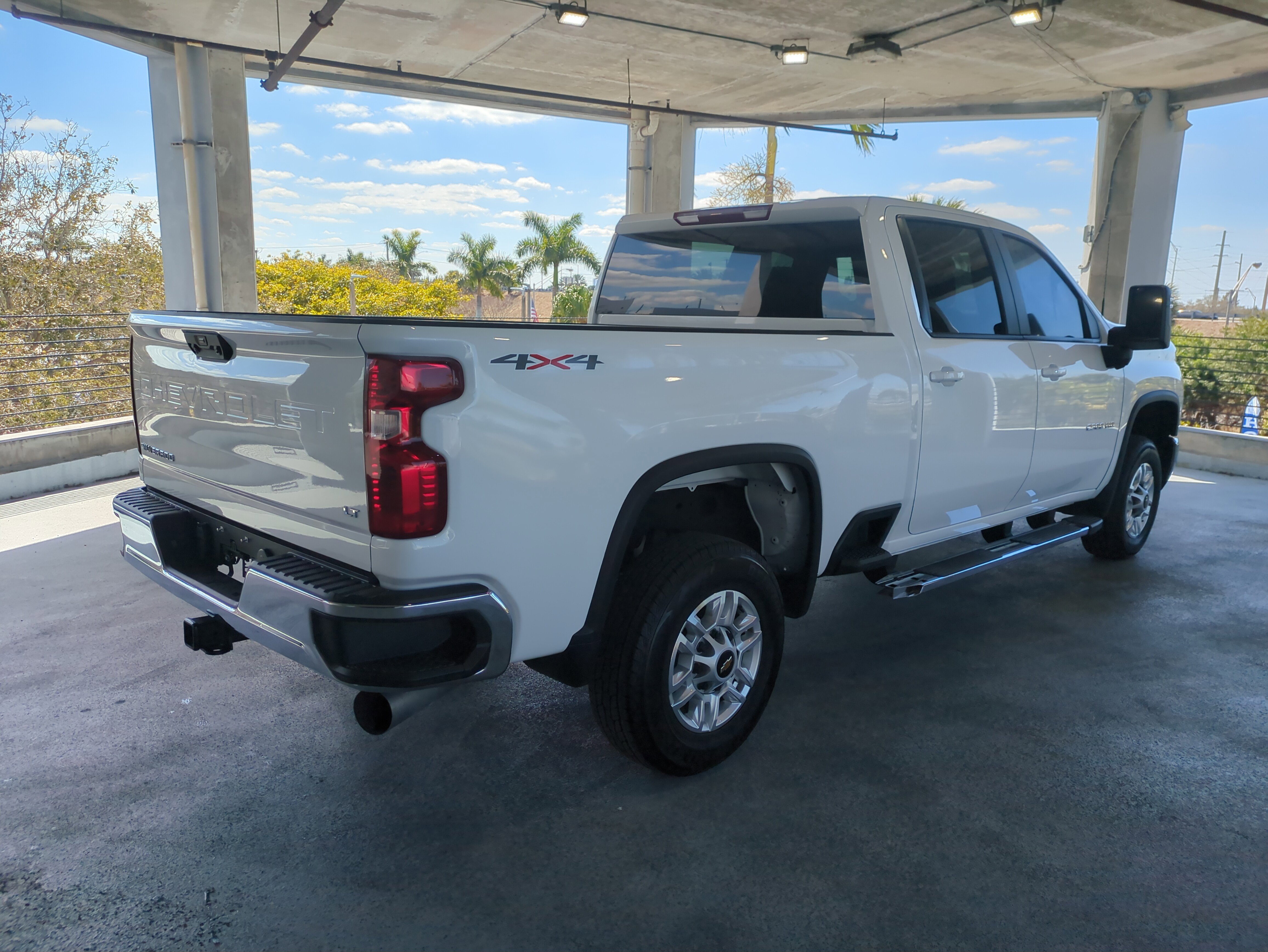 Used 2025 Chevrolet Silverado 2500 LT w/ Convenience Package image 5
