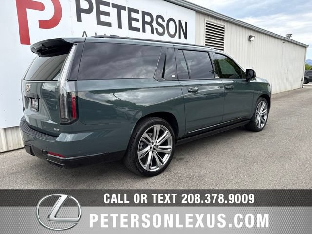 Used 2025 Cadillac Escalade ESV Sport w/ Touring Package AWD/4WD image 4