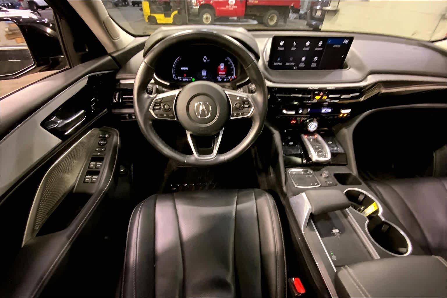 Used 2023 Acura MDX SH-AWD w/ Technology Package image 6