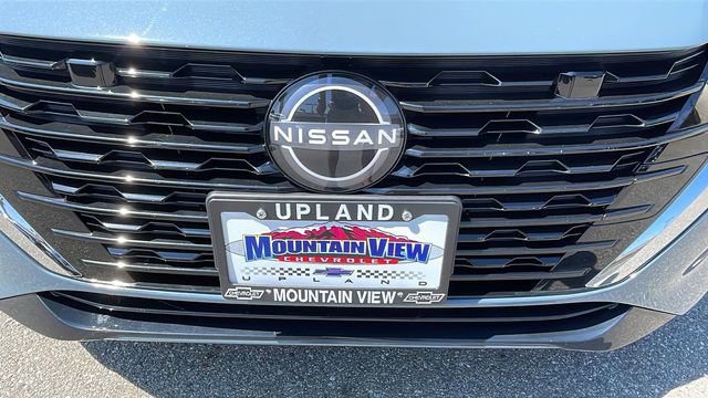 Used 2025 Nissan Sentra SV w/ Trunk Package image 9