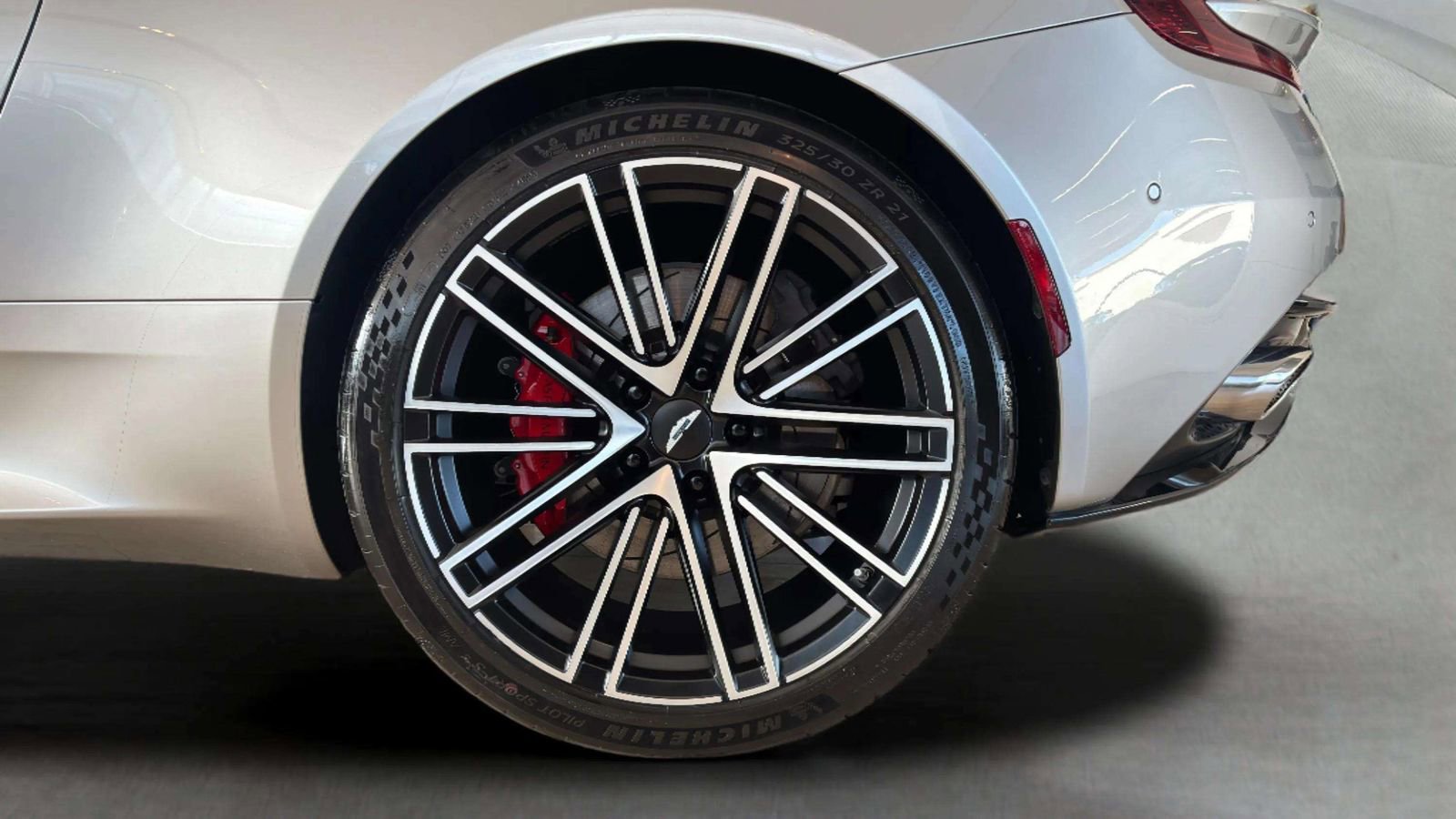 Used 2024 Aston Martin DB12 Coupe image 10