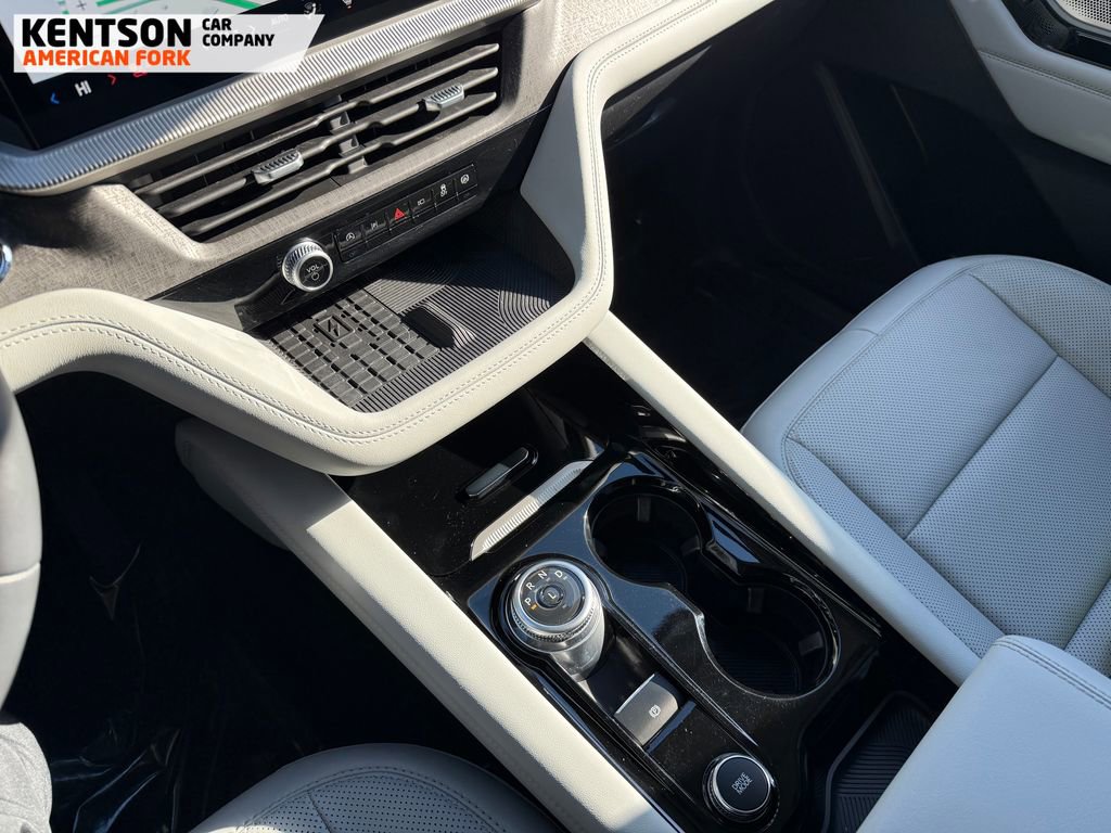 Used 2025 Ford Explorer Platinum w/ LUX Leather Package image 22