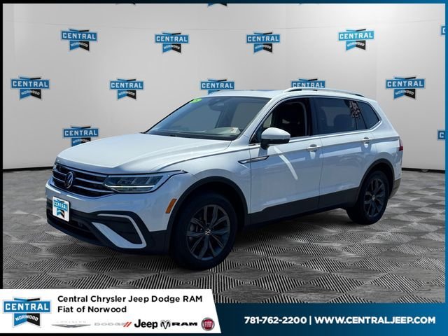 Used 2023 Volkswagen Tiguan SE AWD/4WD image 1
