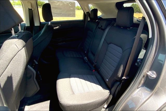 New 2023 Ford Edge SE w/ Black Appearance Package image 10