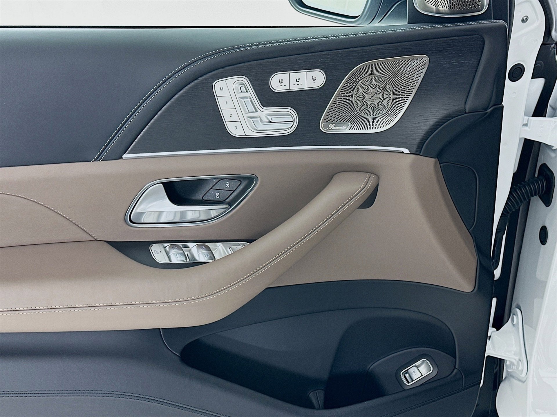 New 2026 Mercedes-Benz Maybach GLS 600 4MATIC image 19