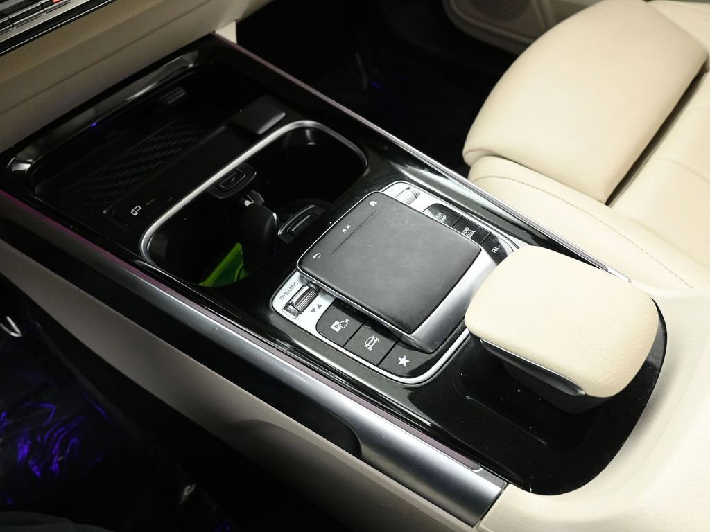 Used 2020 Mercedes-Benz GLB 250 w/ Premium Package image 32
