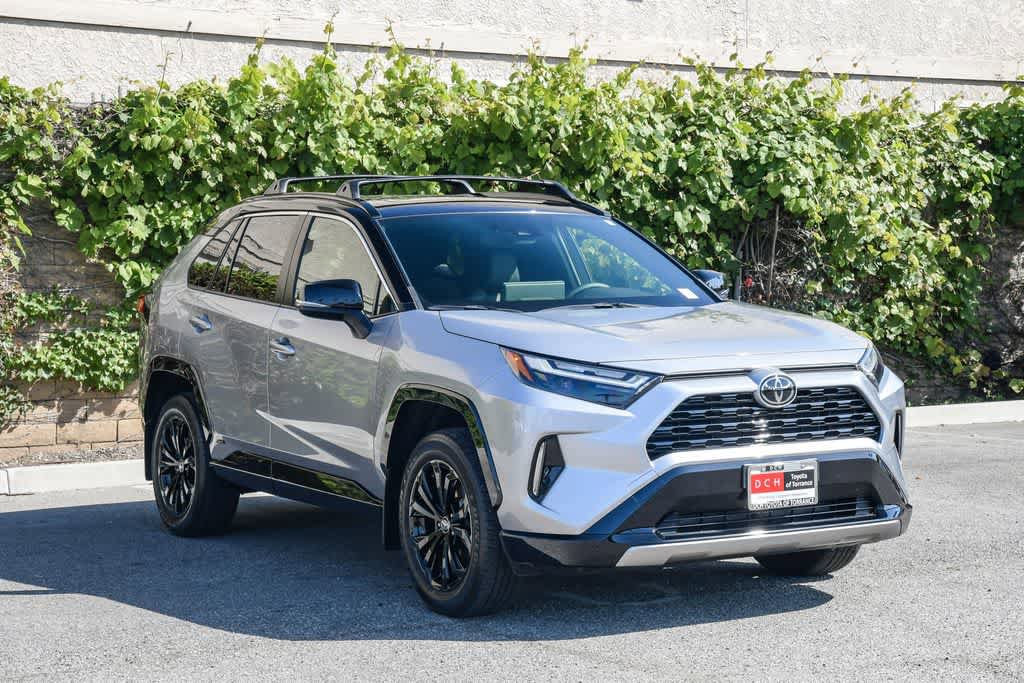 Used 2025 Toyota RAV4 XSE w/ Weather Package AWD/4WD image 3