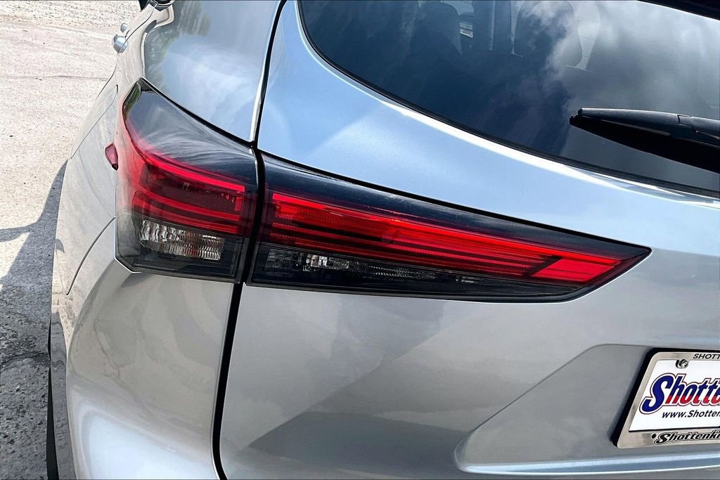 Used 2023 Toyota Highlander XLE image 22