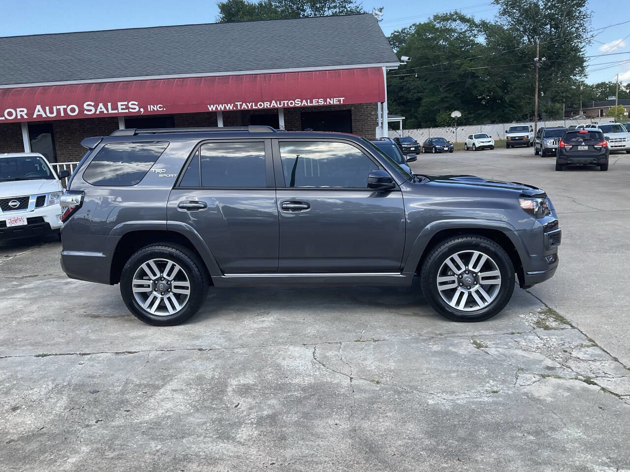 Used 2022 Toyota 4Runner TRD Sport image 2