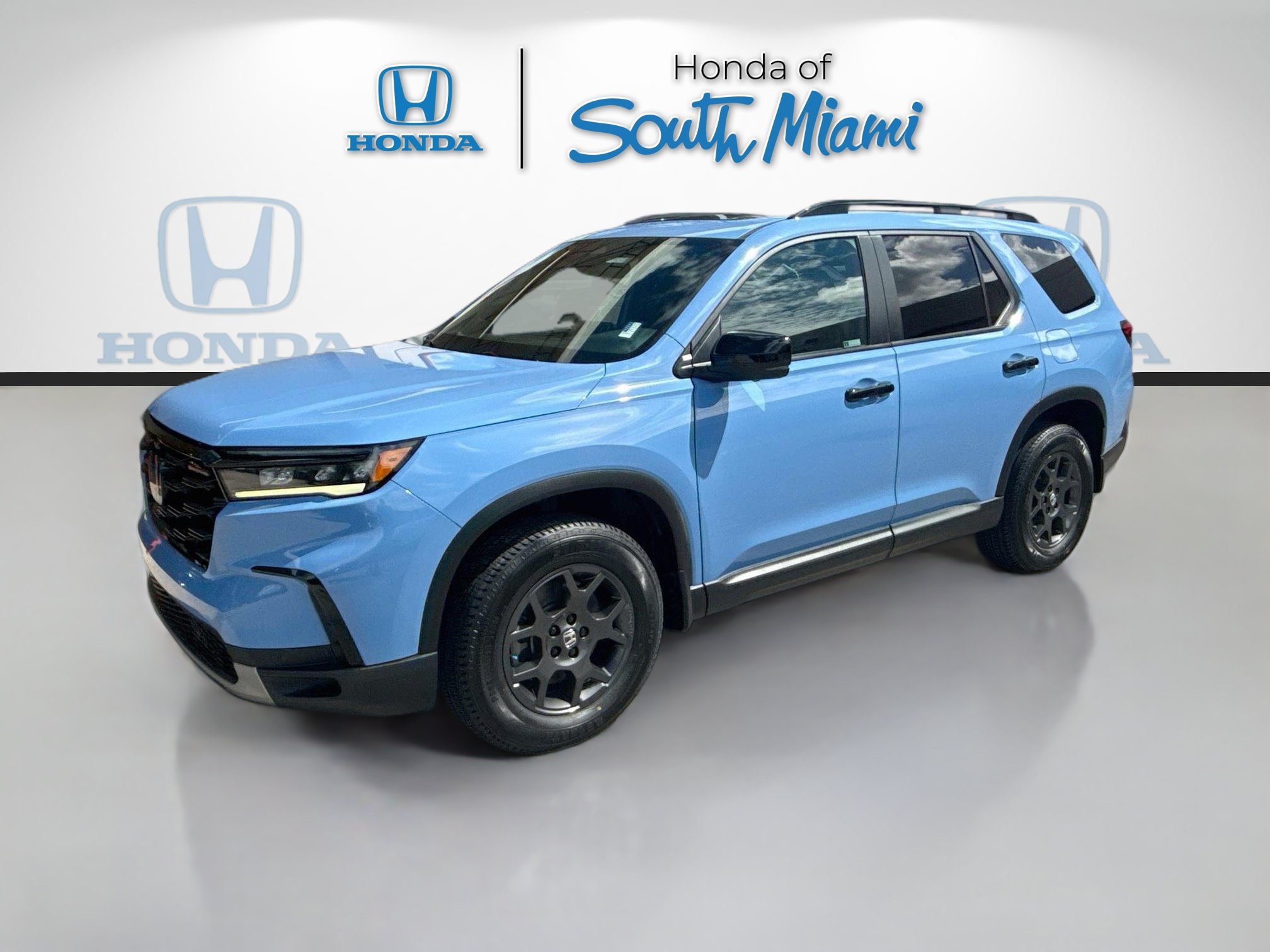 Certified 2023 Honda Pilot TrailSport image 2