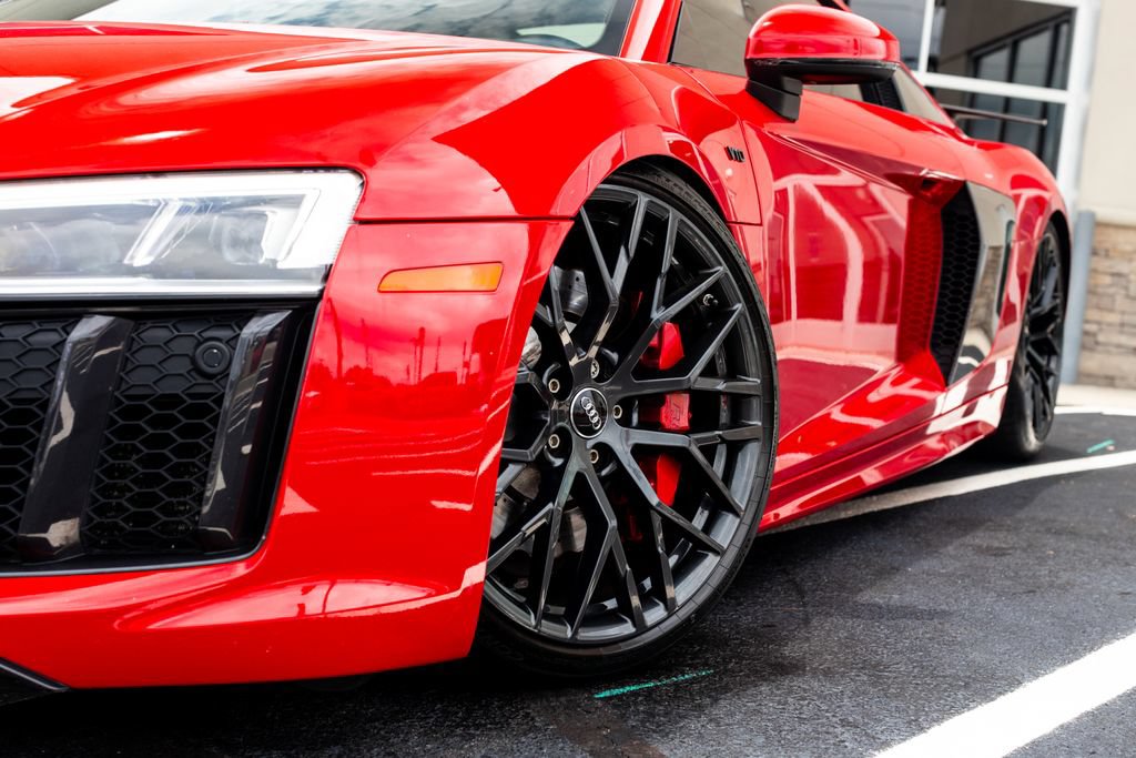 Used 2017 Audi R8 V10 w/ Carbon Exterior Package AWD/4WD image 2