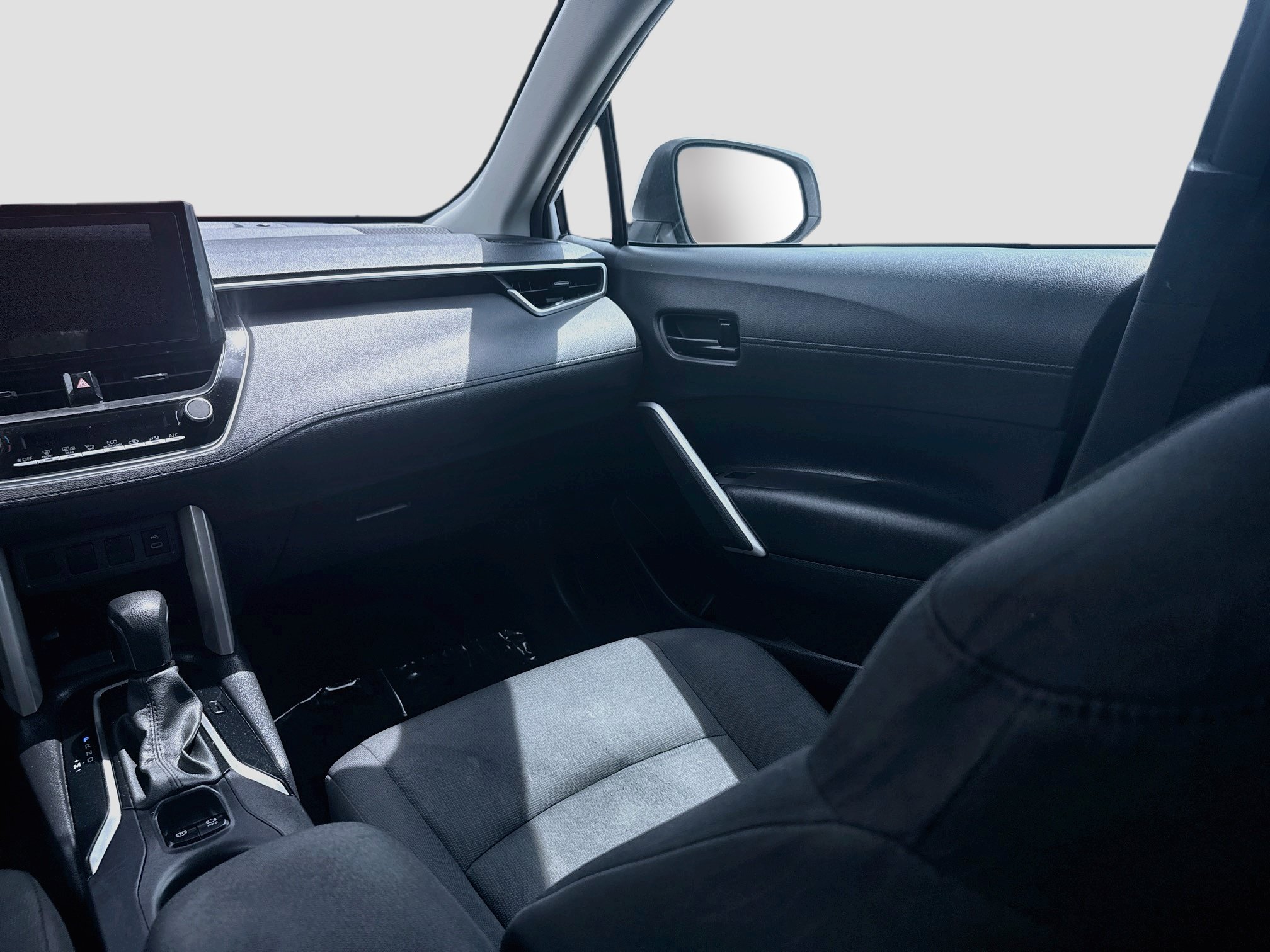Used 2024 Toyota Corolla Cross LE w/ Moonroof Package FWD image 19