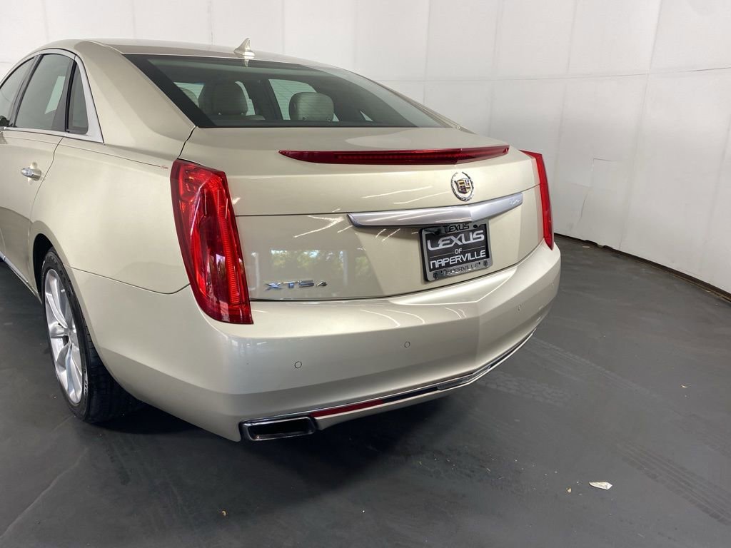 Used 2014 Cadillac XTS Luxury w/ Driver Awareness Package AWD/4WD image 9