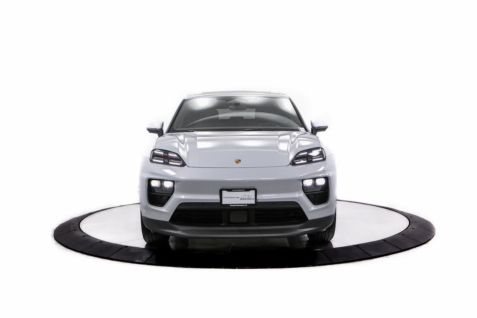 Certified 2025 Porsche Macan 4S Electric AWD/4WD image 10