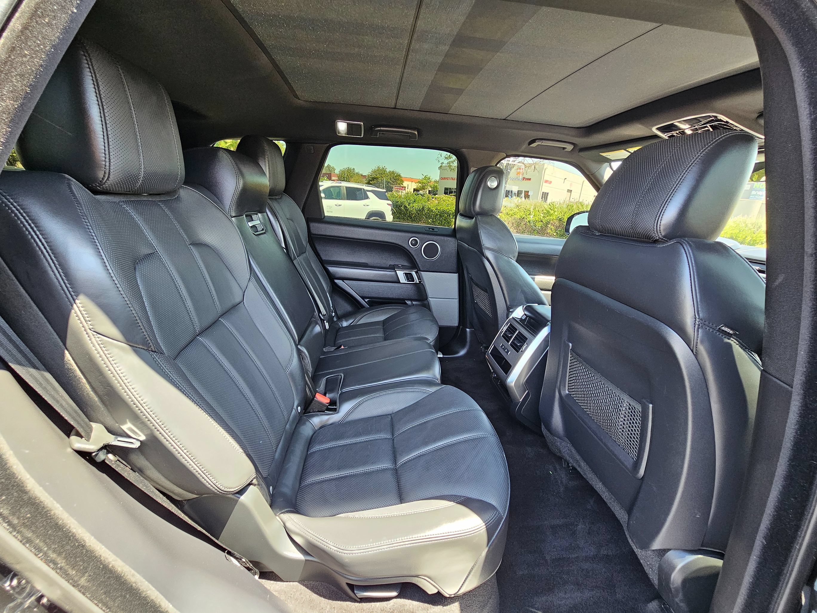 Used 2017 Land Rover Range Rover Sport HSE AWD/4WD image 32