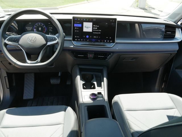 Certified 2025 Volkswagen Tiguan SE AWD/4WD image 22