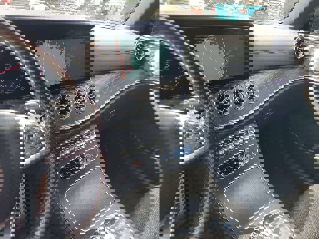 Used 2018 Mercedes-Benz E 400 E 400 image 30