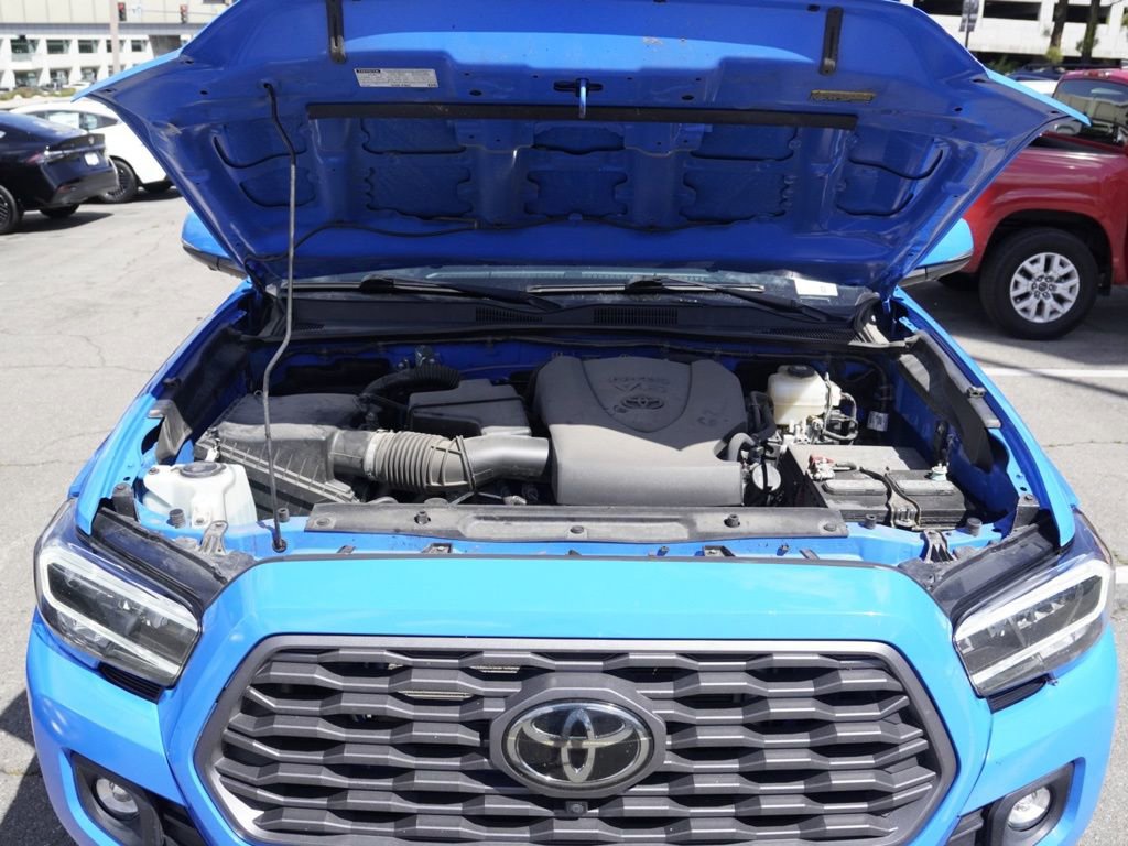 Used 2021 Toyota Tacoma TRD Off-Road w/ TRD Premium Off Road Package AWD/4WD image 25