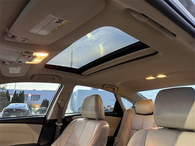 Used 2018 Toyota Avalon Limited image 35