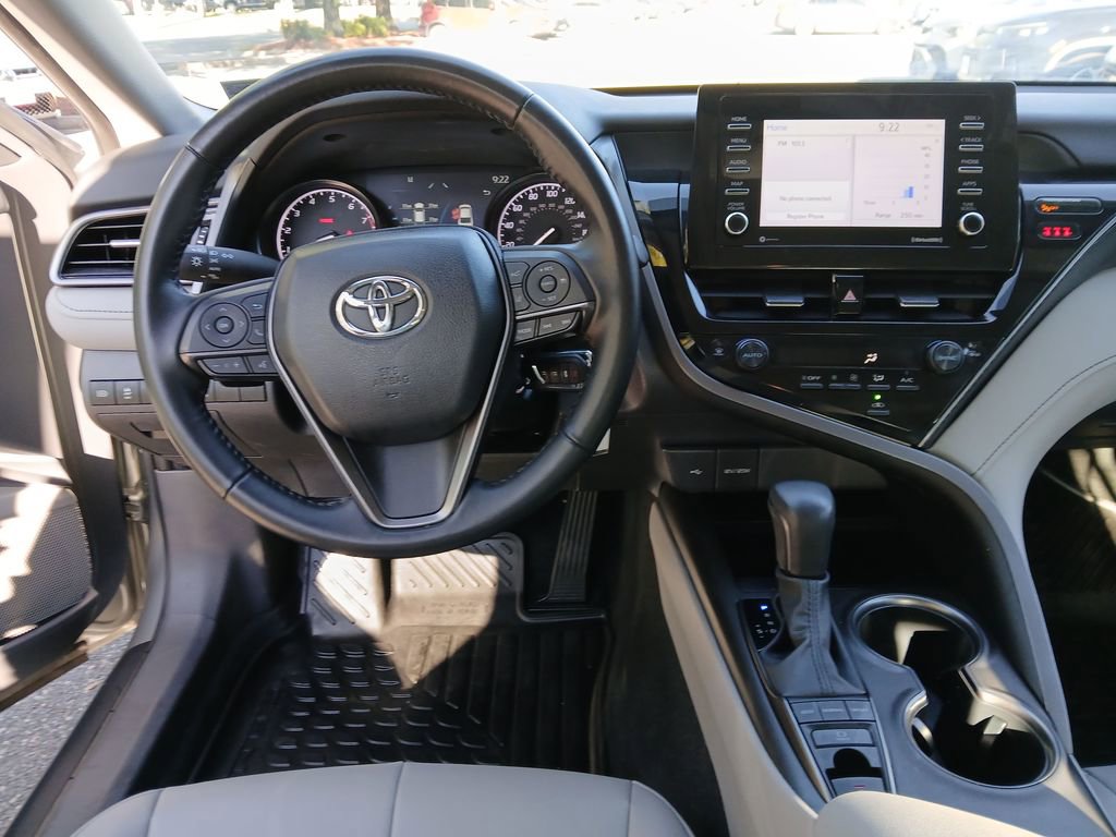 Used 2024 Toyota Camry SE image 17