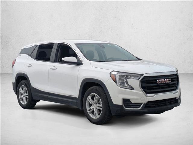 Used 2024 GMC Terrain SLE image 3