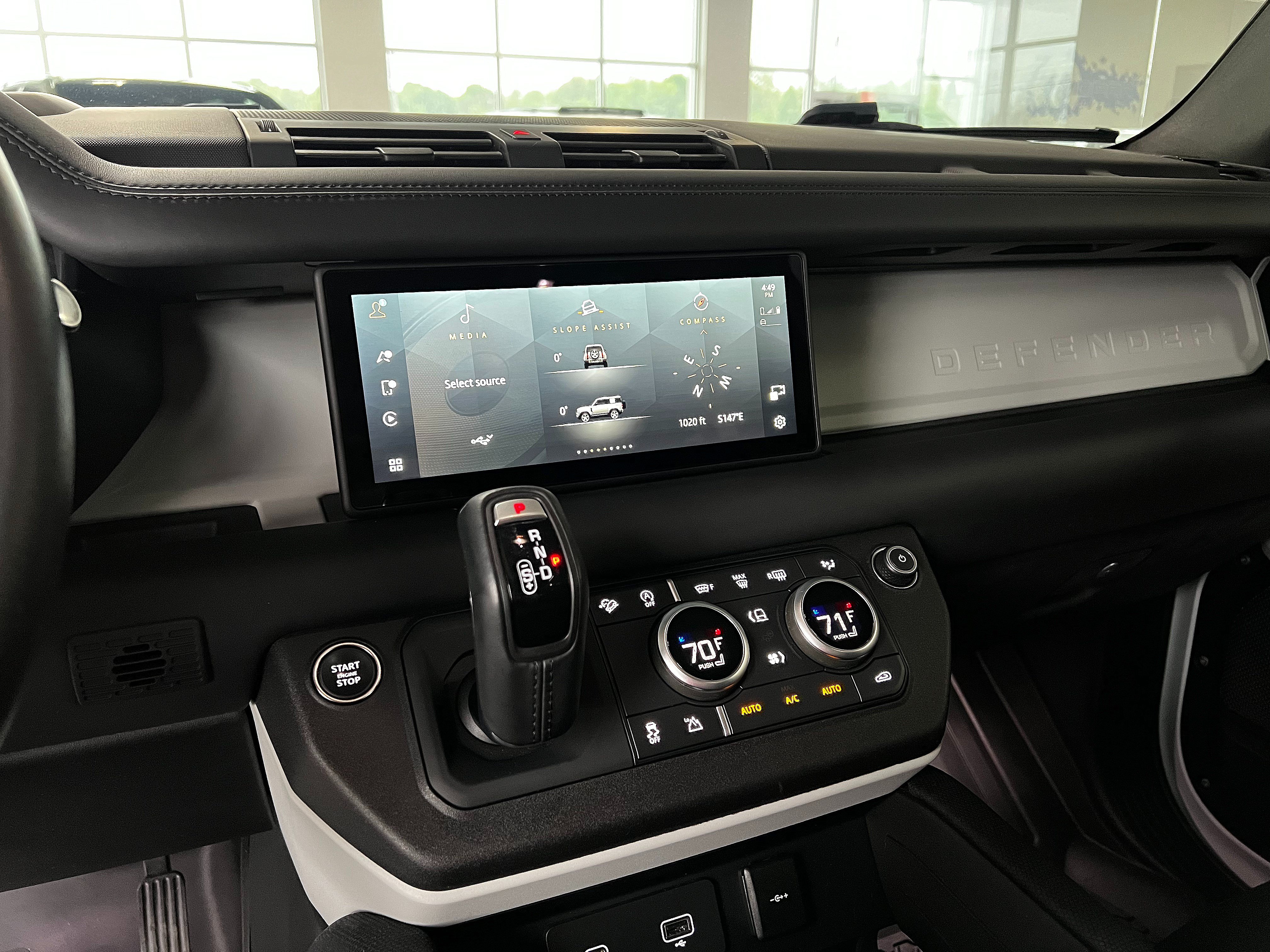 Used 2023 Land Rover Defender 90 X-Dynamic SE AWD/4WD image 14