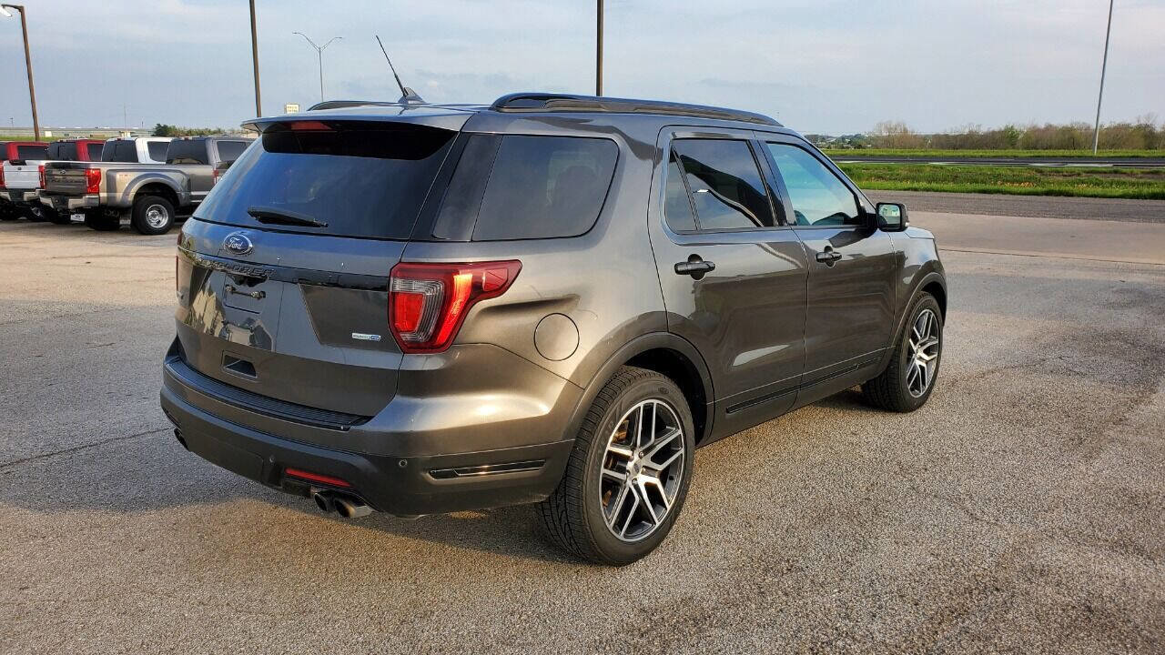 Used 2018 Ford Explorer Sport w/ Equipment Group 401A image 7