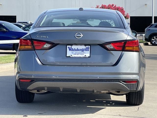 Used 2025 Nissan Altima 2.5 SV FWD image 5