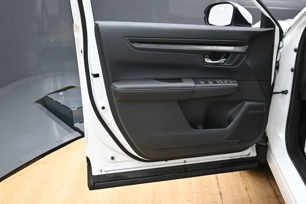 Used 2024 Honda CR-V LX image 25