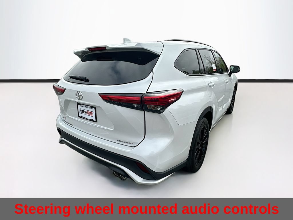 Used 2023 Toyota Highlander XSE AWD/4WD image 11