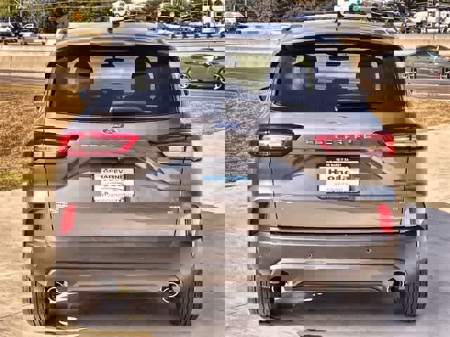 Used 2025 Ford Escape ST-Line w/ Equipment Group 301A image 6