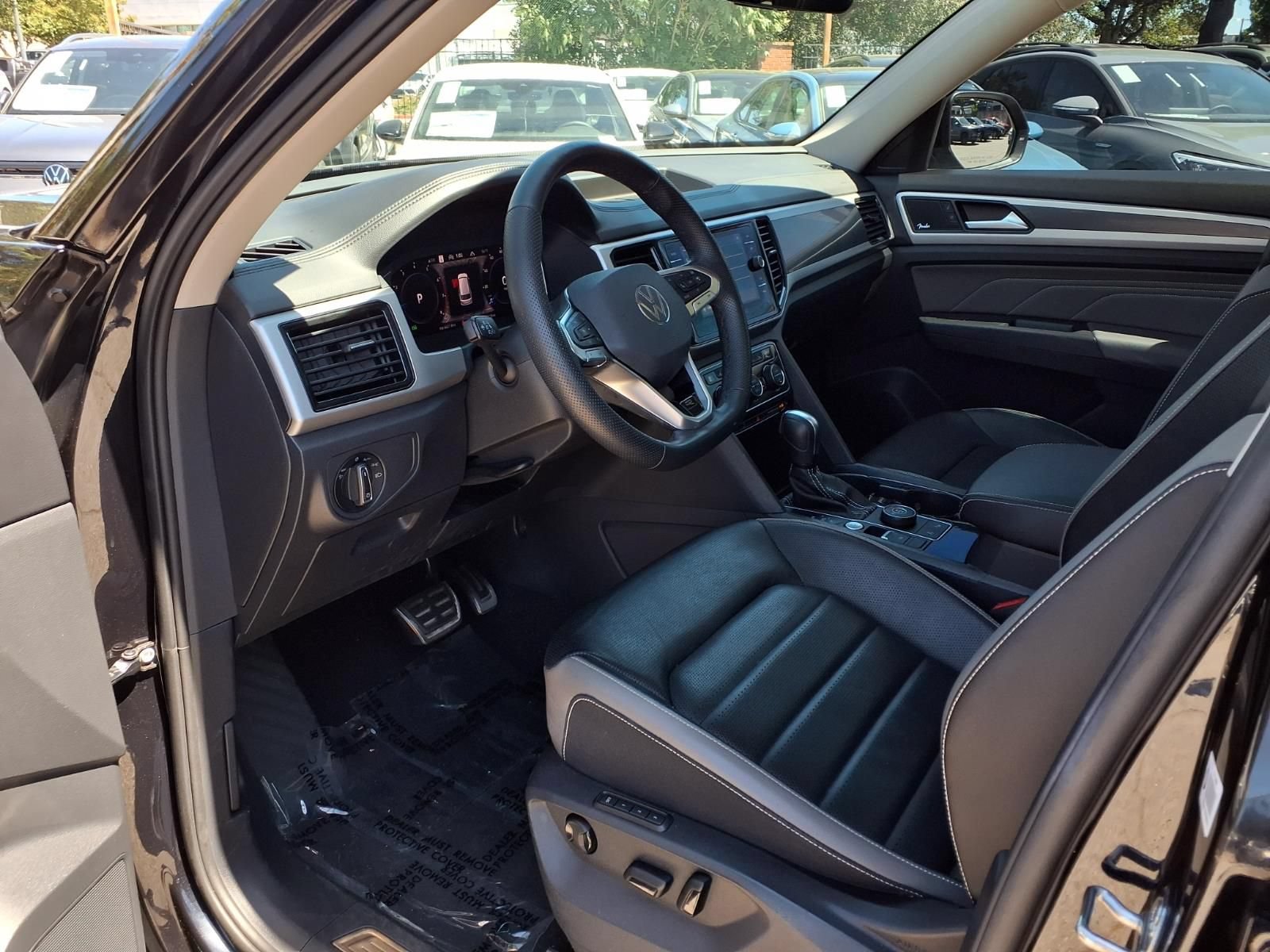 Certified 2023 Volkswagen Atlas SEL Premium AWD/4WD image 16