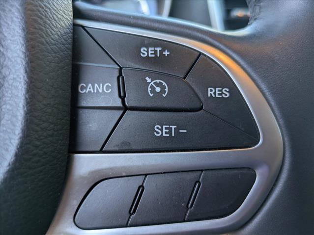 Used 2017 Chrysler 300 Limited AWD/4WD image 13