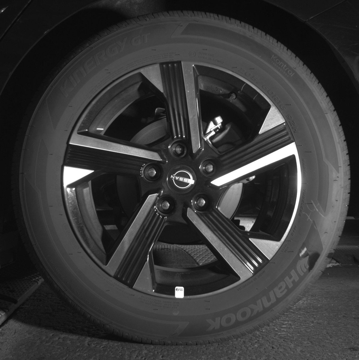 Used 2025 Nissan Sentra SV image 14