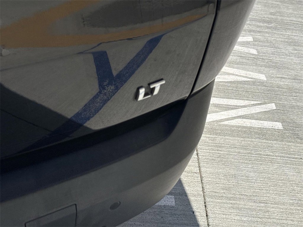 Used 2023 Chevrolet Traverse LT image 29